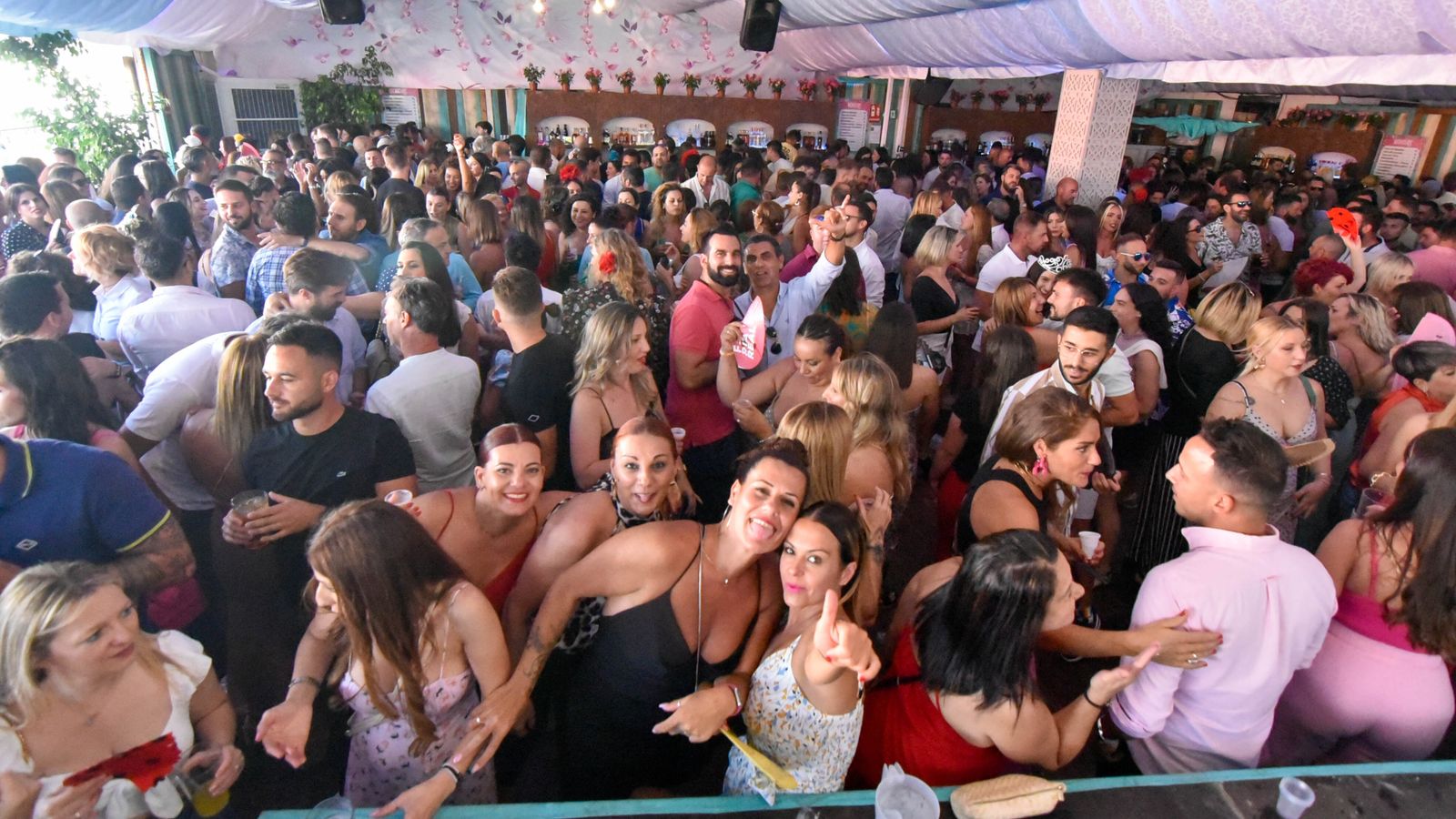 Fotos del miercoles en la Feria Real de Algeciras Dia de la Mujer