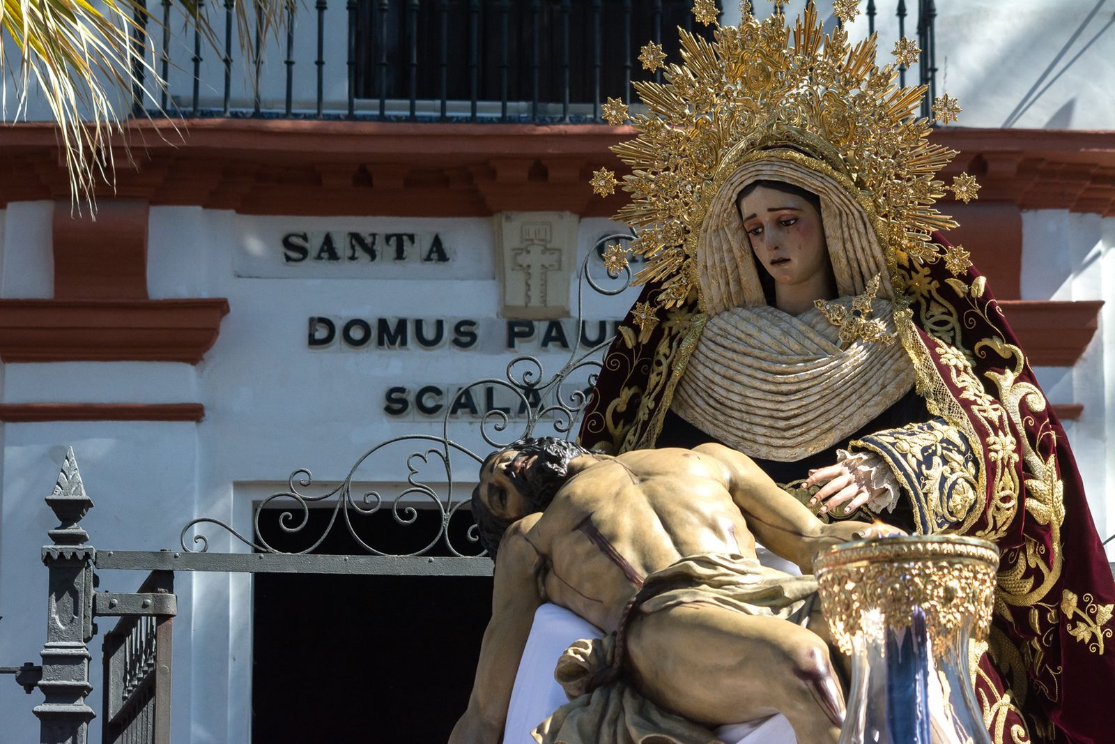 La Piedad del Baratillo durante su regreso a la capilla