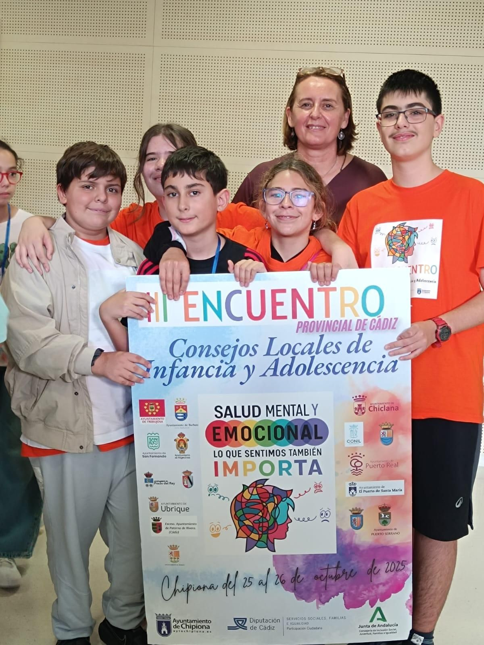 Aurora Salvador, alcaldesa de Puerto Real, junto a los integrantes del Consejo Municipal de la Infancia y Adolescencia