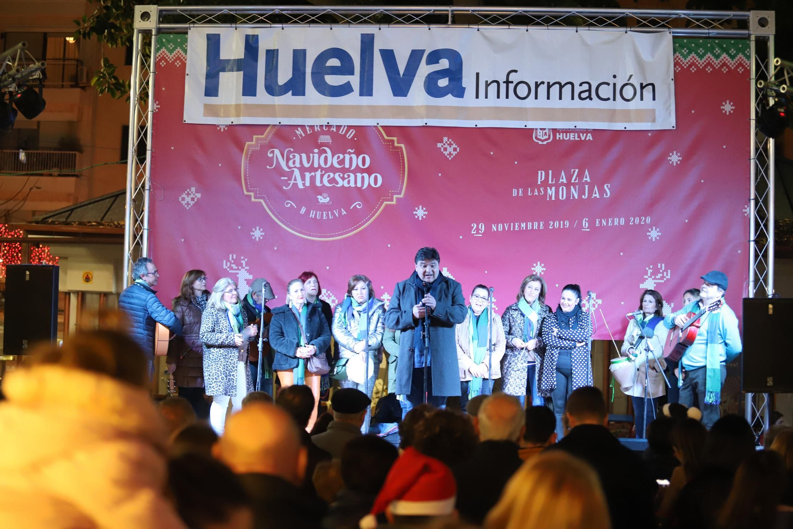 Imágenes del Cuentacuentos de Huelva Información con el alcalde Gabriel Cruz