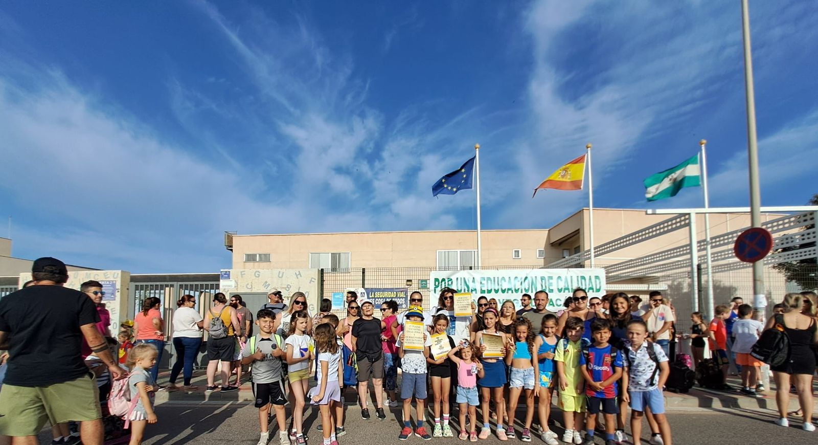 Manifestación contra la unidad extra del CEIP Nueva Almería