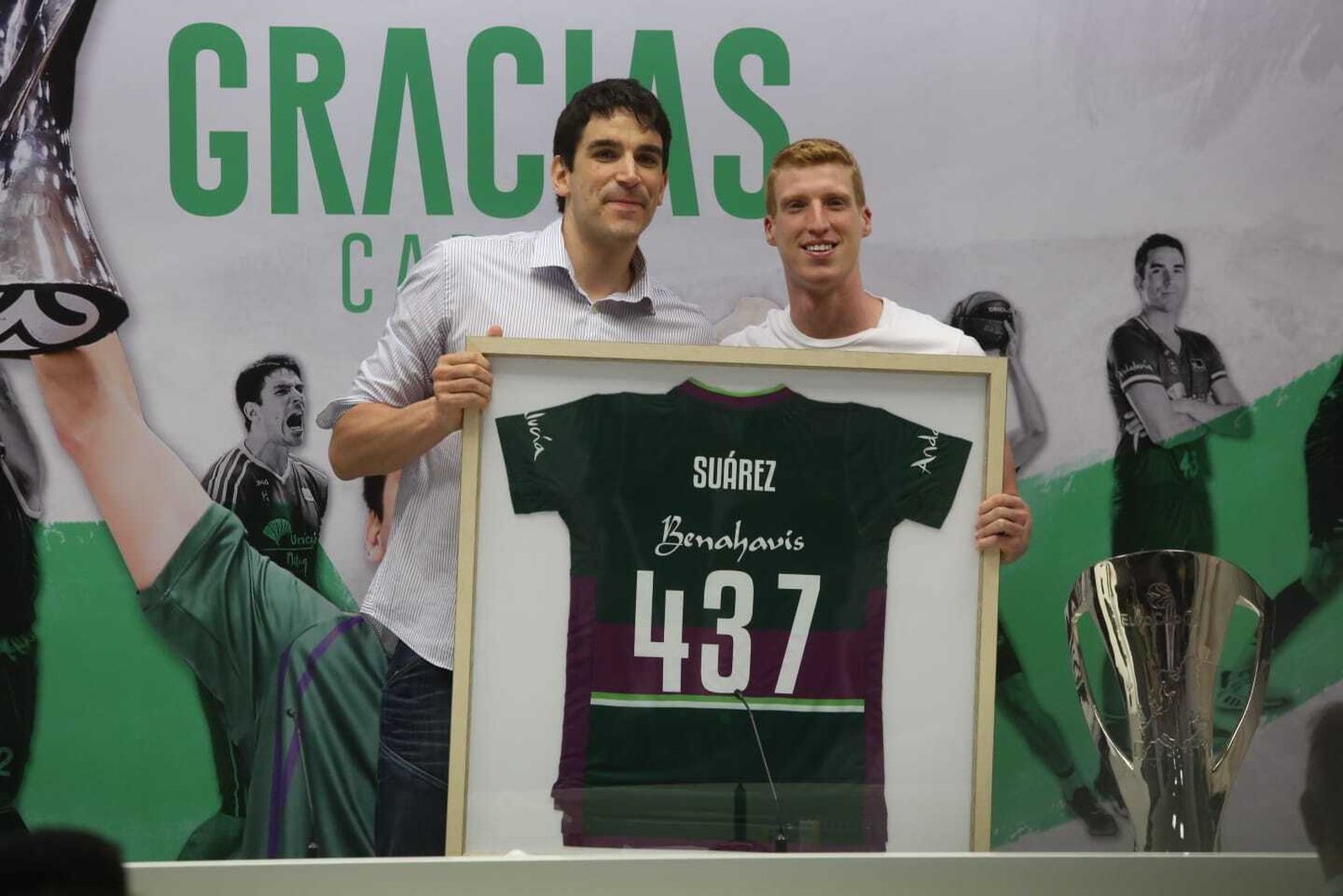 Fotos: la rueda de prensa de despedida de Carlos Suárez