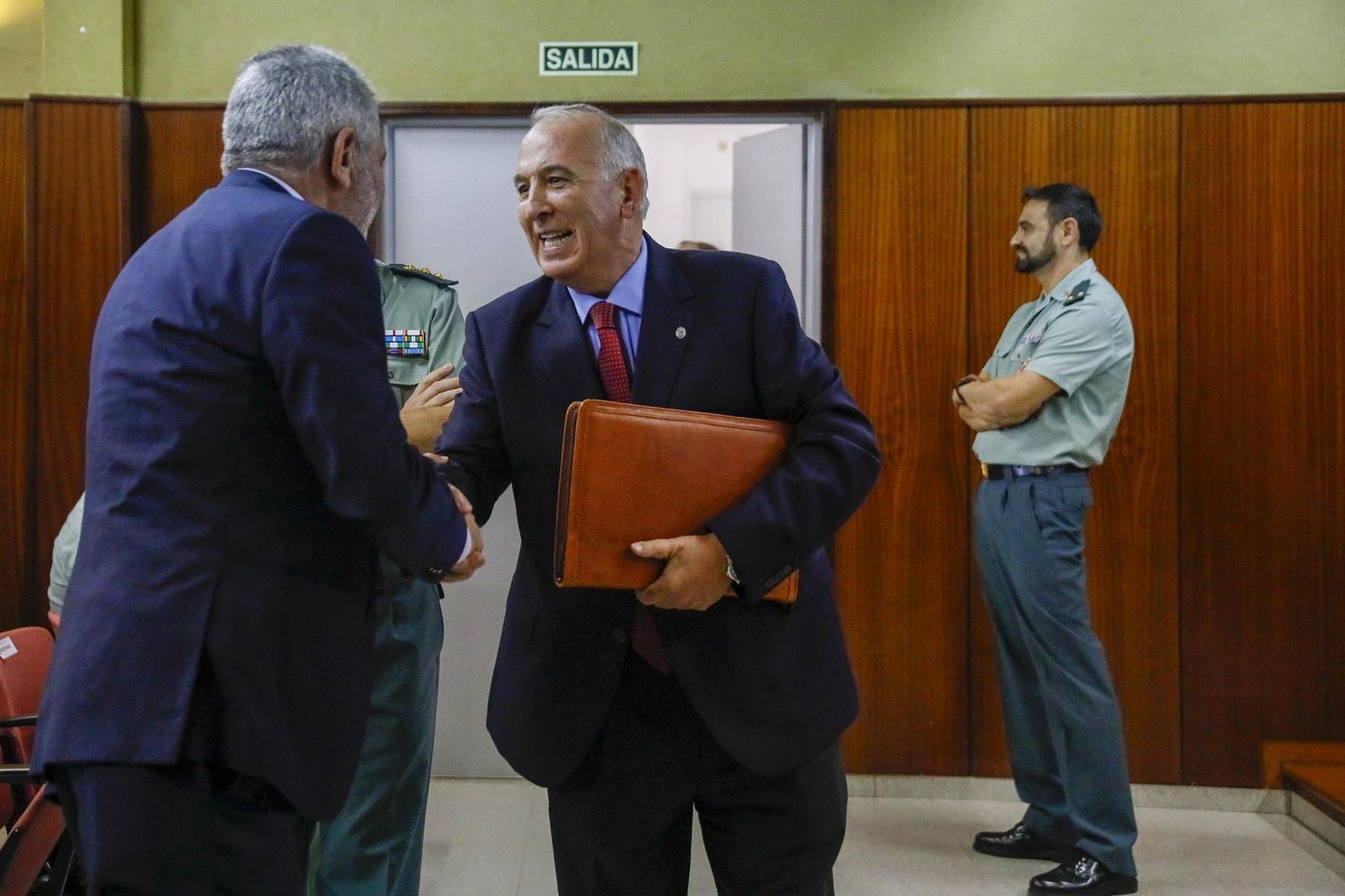 Las imágenes de la charla de Jesús Narciso Núñez Calvo sobre 'La creación de la Guardia Civil como nuevo modelo de seguridad pública' en Almería