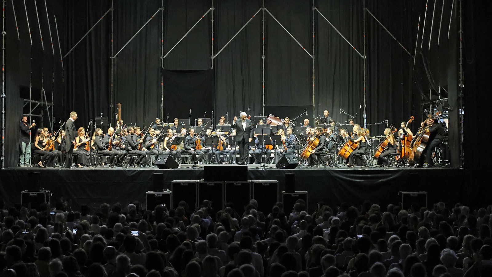 Plácido Domingo junto a Ainhoa Arteta e Ismael Jordi en Tío Pepe Festival de Jerez