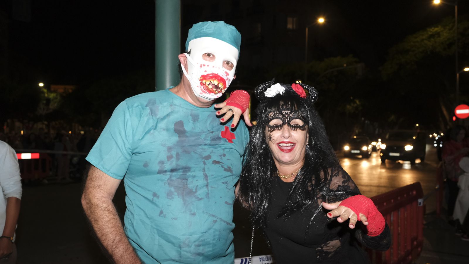 Las imágenes de la Noche en Negro en Almería, Halloween.