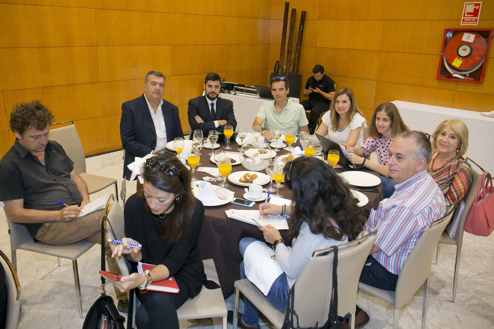 Las imágenes del Foro Joly con Elías Bendodo