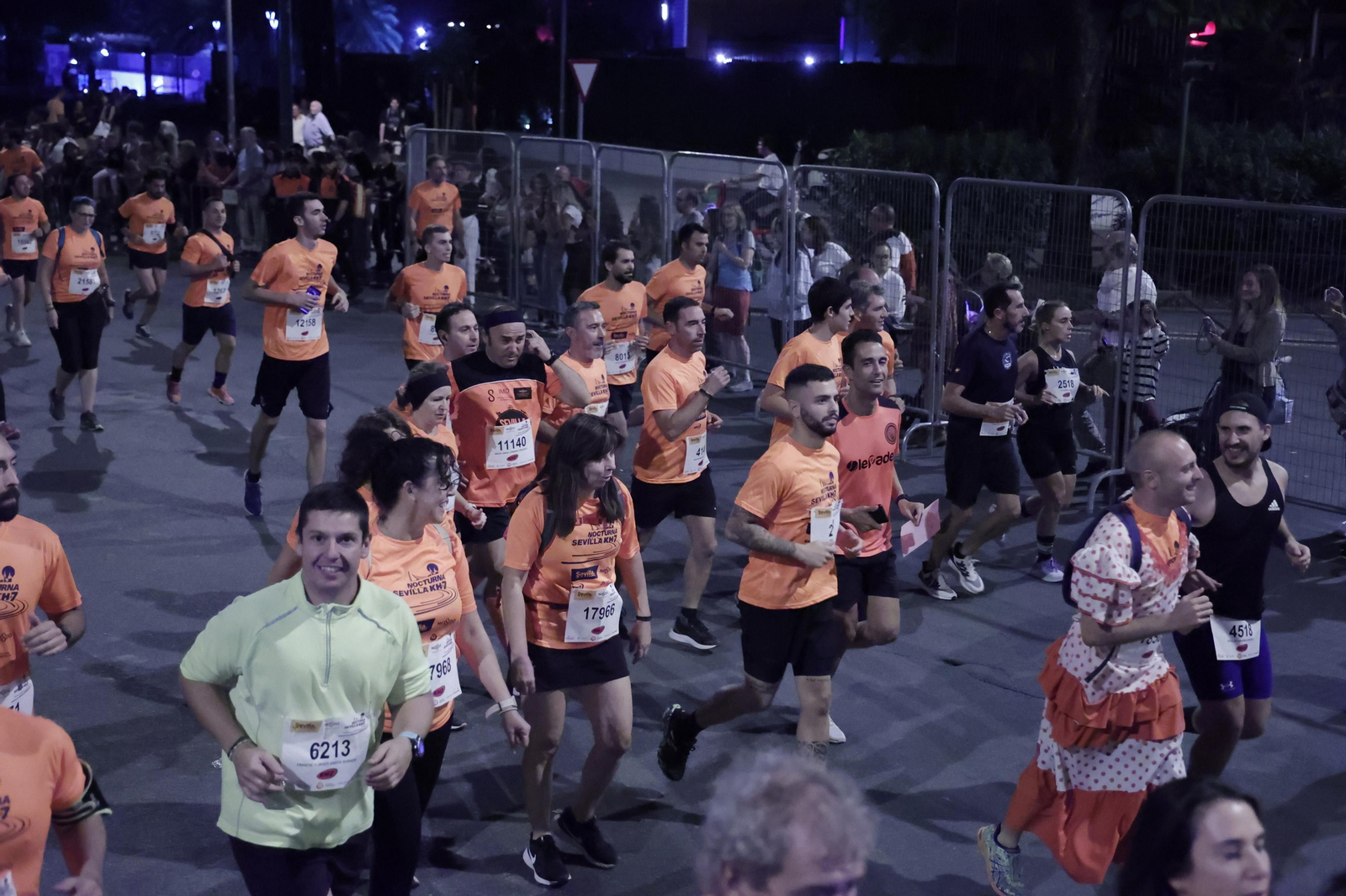 Búscate en la Carrera Nocturna de Sevilla (3)