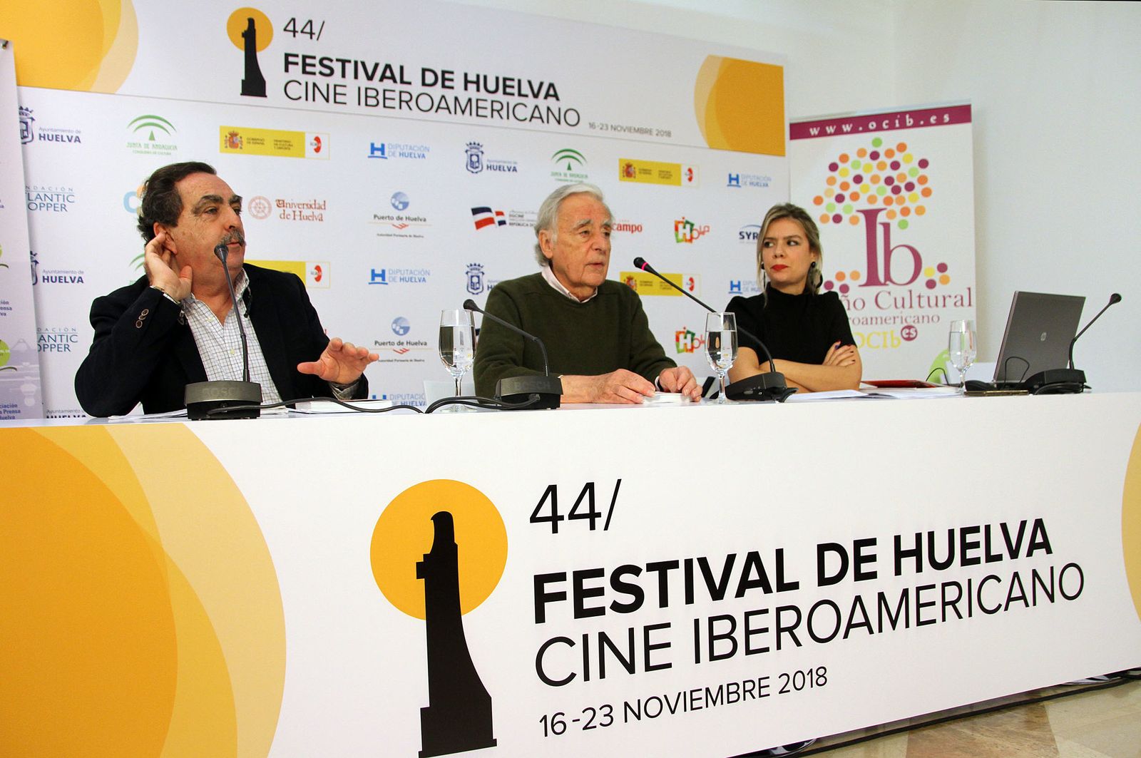 Eduardo Moyano, José Luis Ruiz y Elena Llompart, durante la presentación.