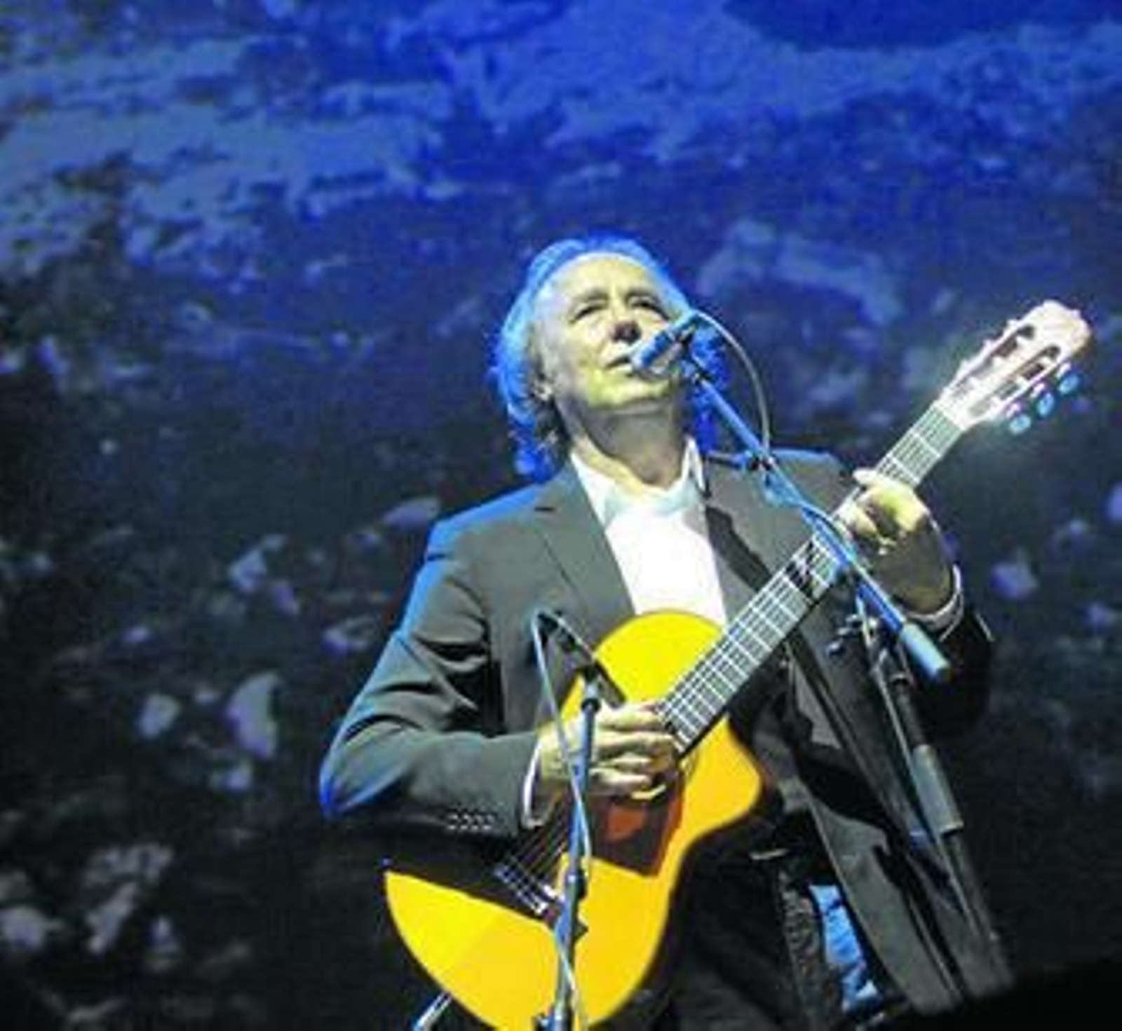 Serrat, en un reciente concierto.
