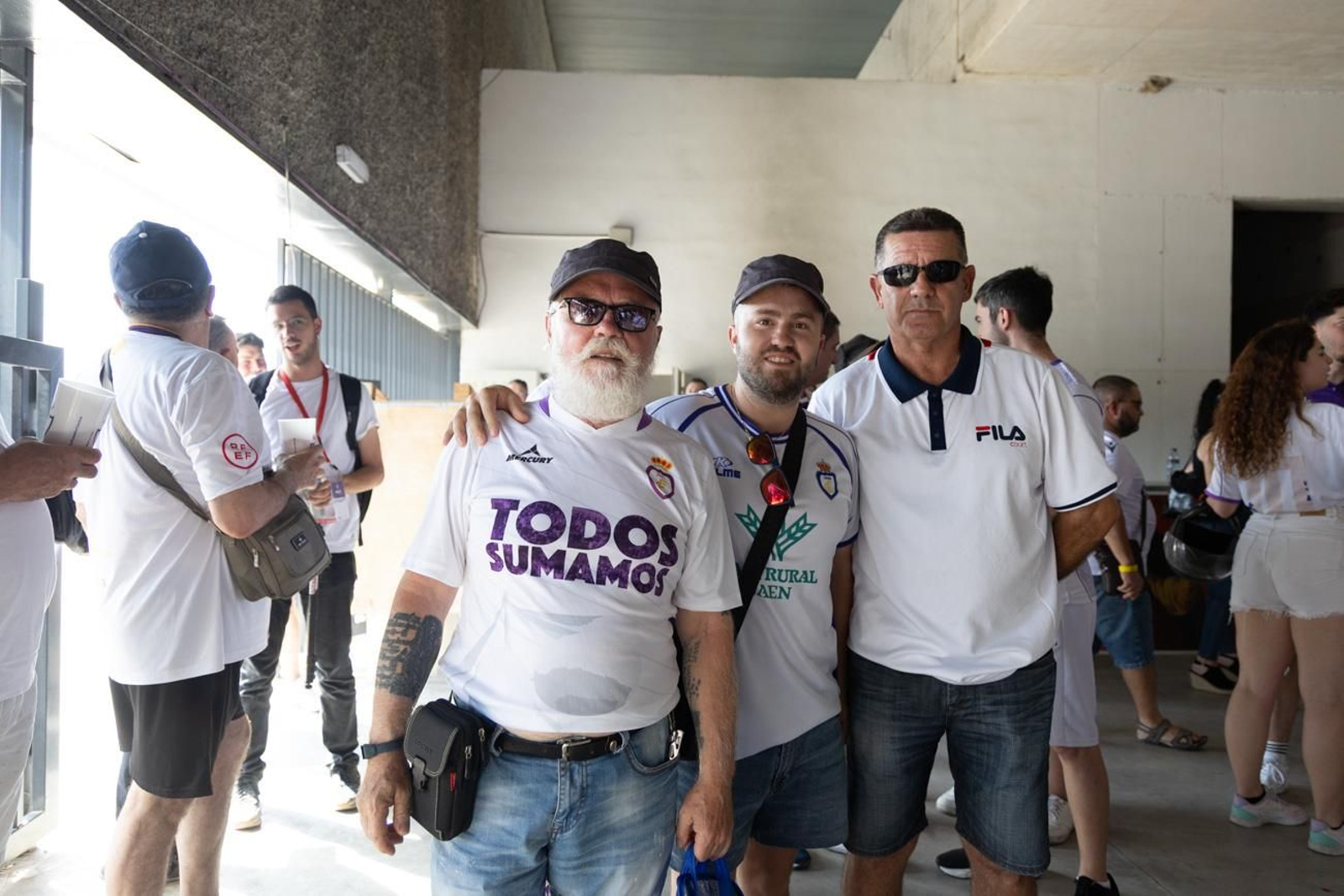 El épico recibimiento de la afición lagarta al Real Jaén, en imágenes