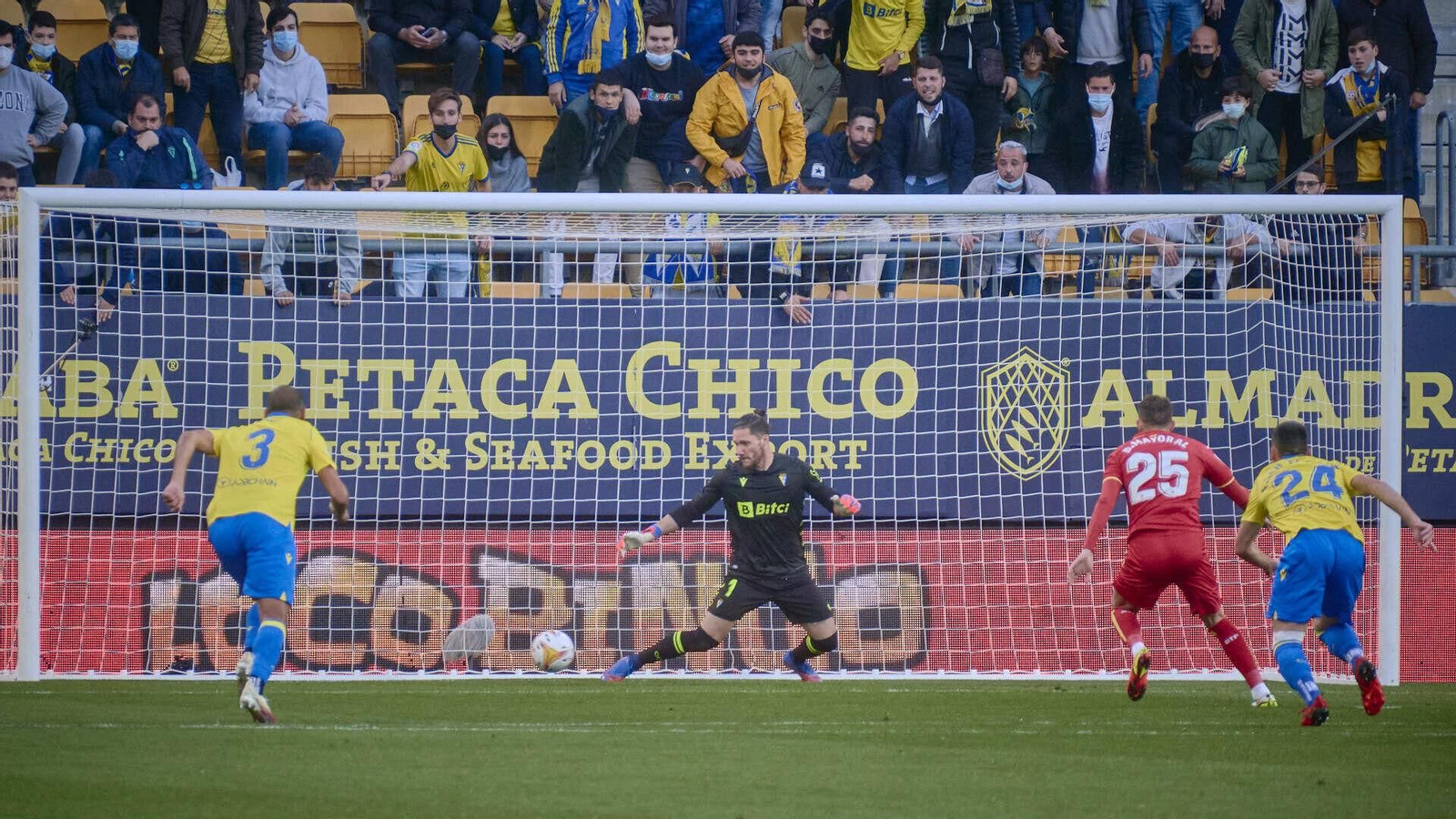 Penalti transformado por Borja Mayoral en el Cádiz-Getafe.