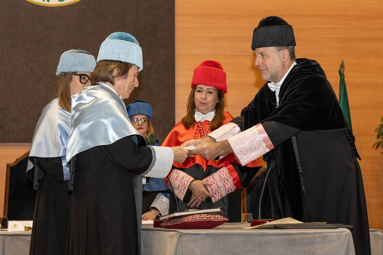 Investidura de Rafael Martos Sánchez, Raphael, como Doctor Honoris Causa por la Universidad de Jaén