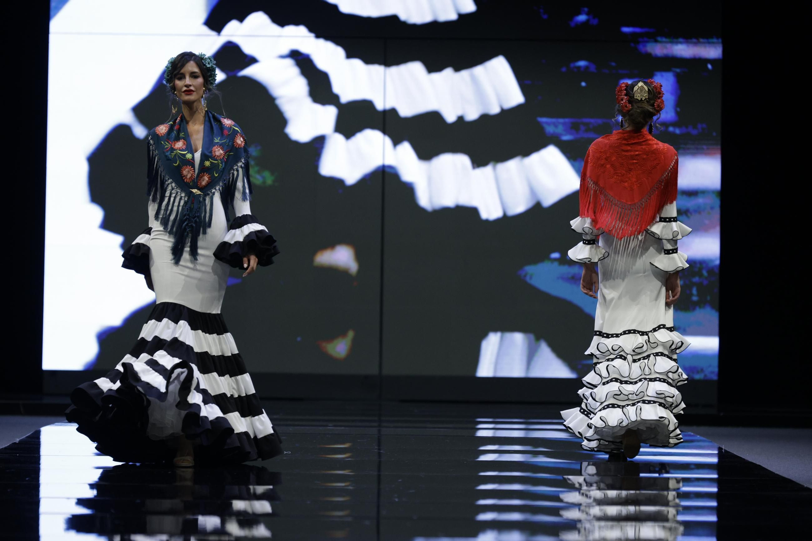 Desfile de Hermanas Serrano en SIMOF 2025, todas las fotos