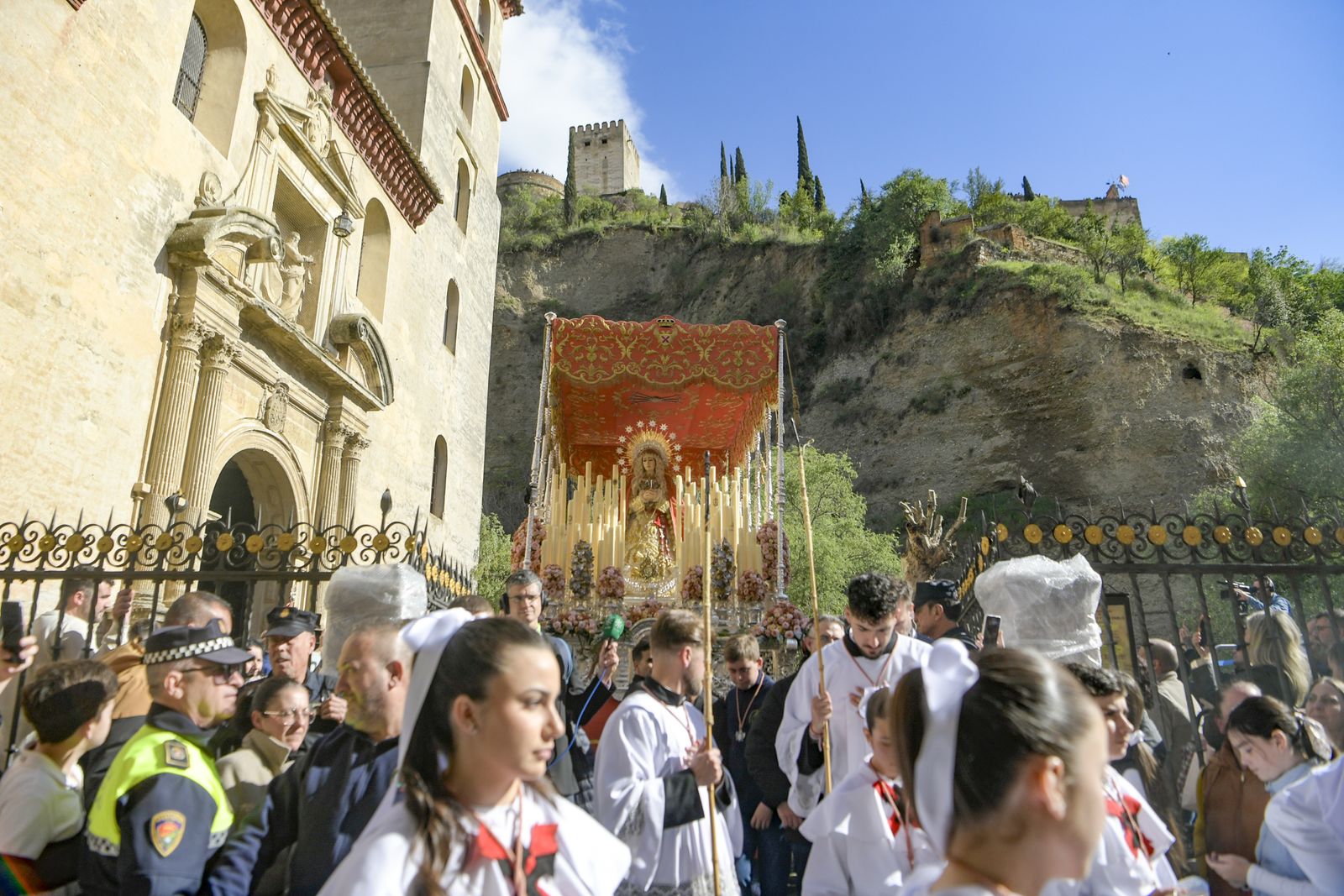 Así vivió Granada la salida de la Cofradía de los Dolores 2025
