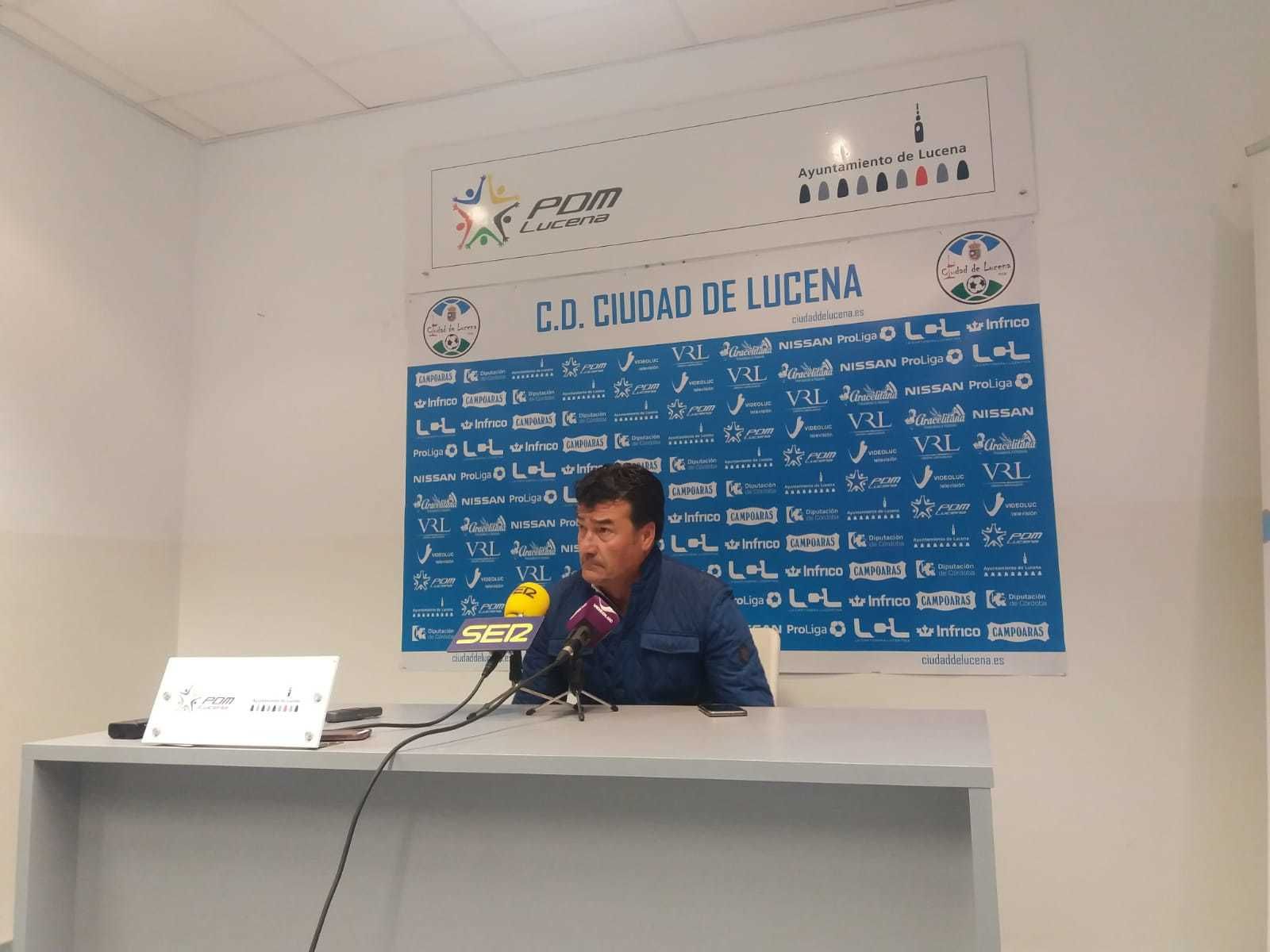 Escobar, en la rueda de prensa posterior al partido en Lucena.