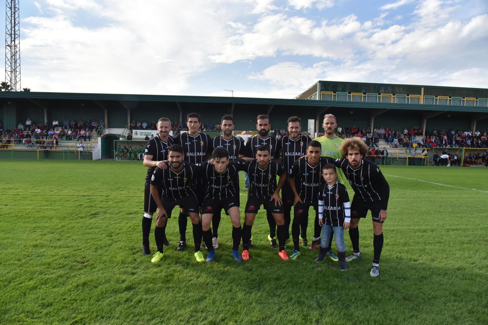 Formación inicial de la AD Ceuta FC en su partido en Los Barrios en la primera vuelta