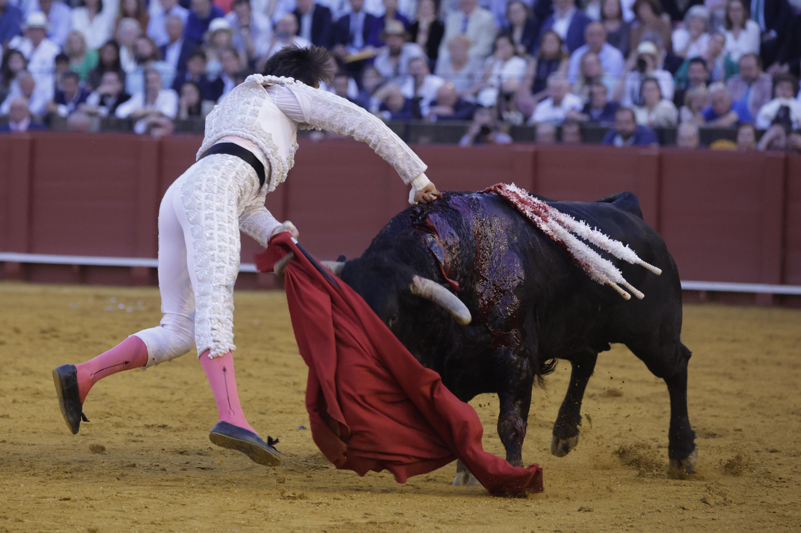 Las imágenes del la corrida del Domingo de Resurrección en la Maestranza de Sevilla