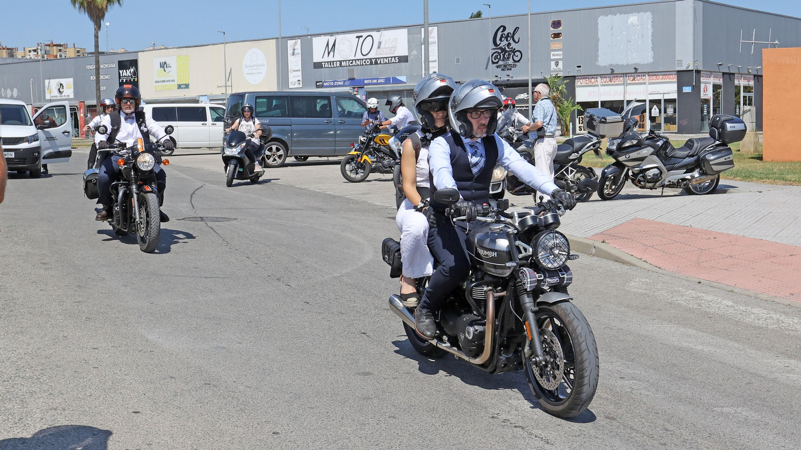 Búscate en el evento motero solidario "The Distinguished Gentleman´s Ride" en Jerez