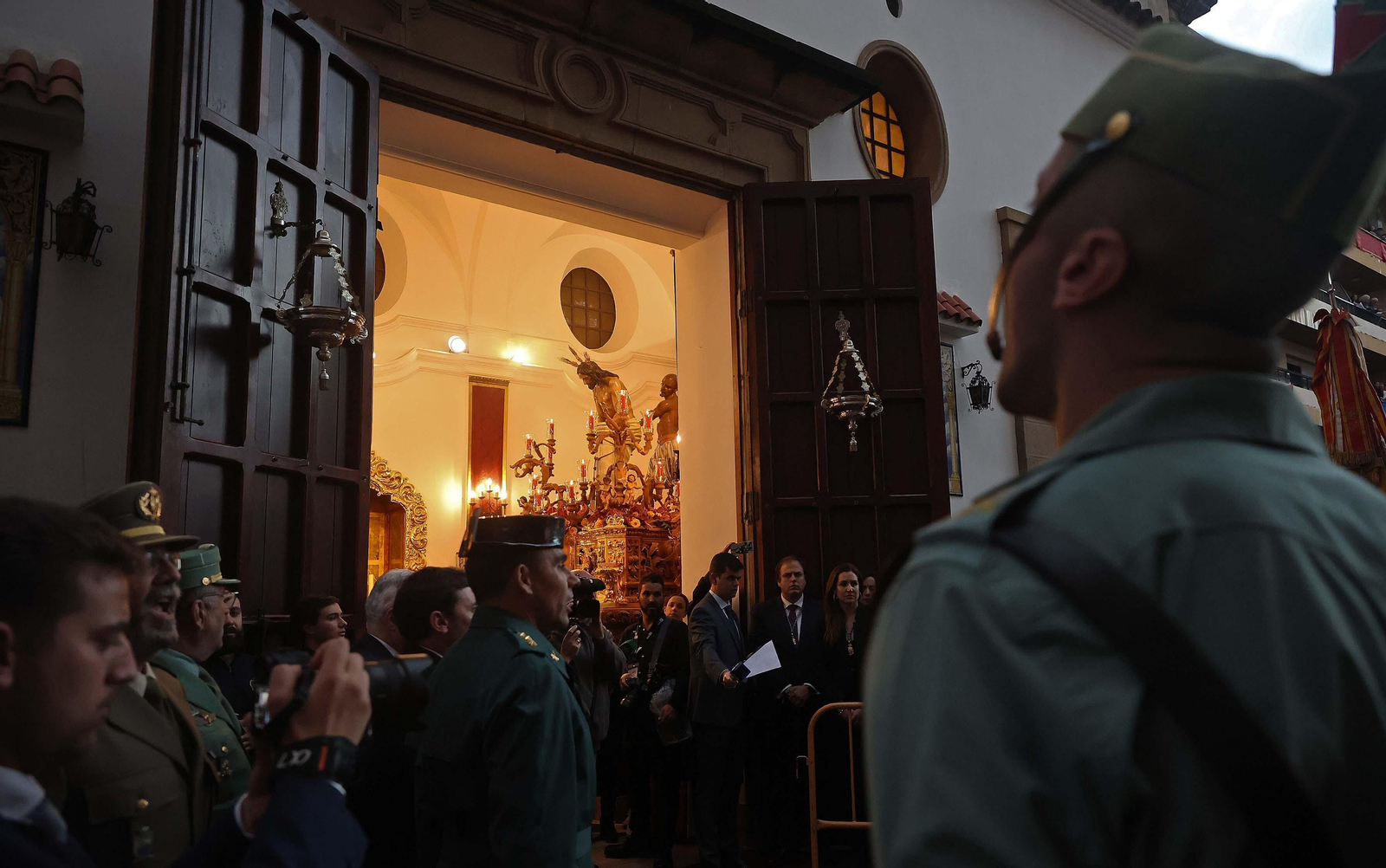 Fotos del Lunes Santo en Algeciras: Coronado de Espinas y La Columna
