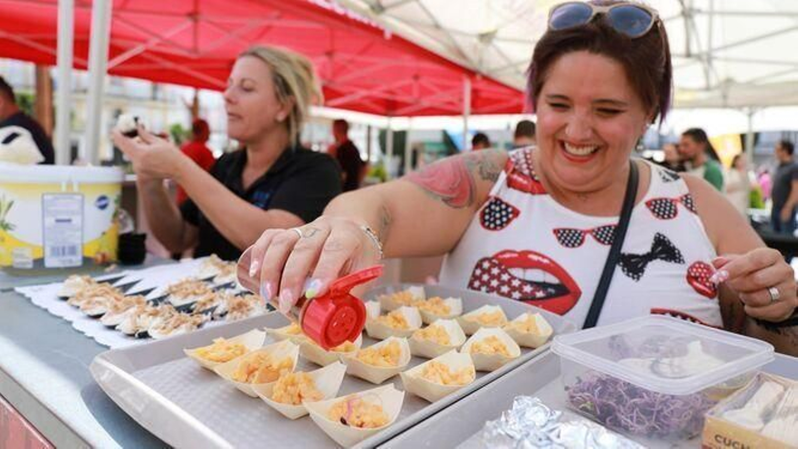 Degustación de propuestas de Ensaladilla en Ruta, en una edición anterior, en San Fernando.
