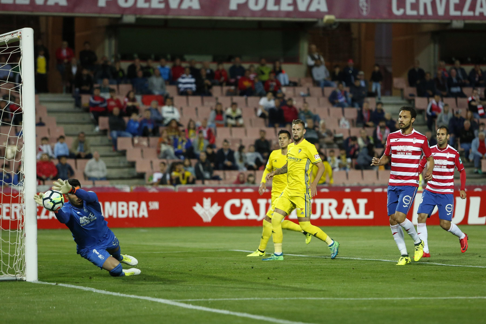 El Granada CF-Cádiz CF, en imágenes
