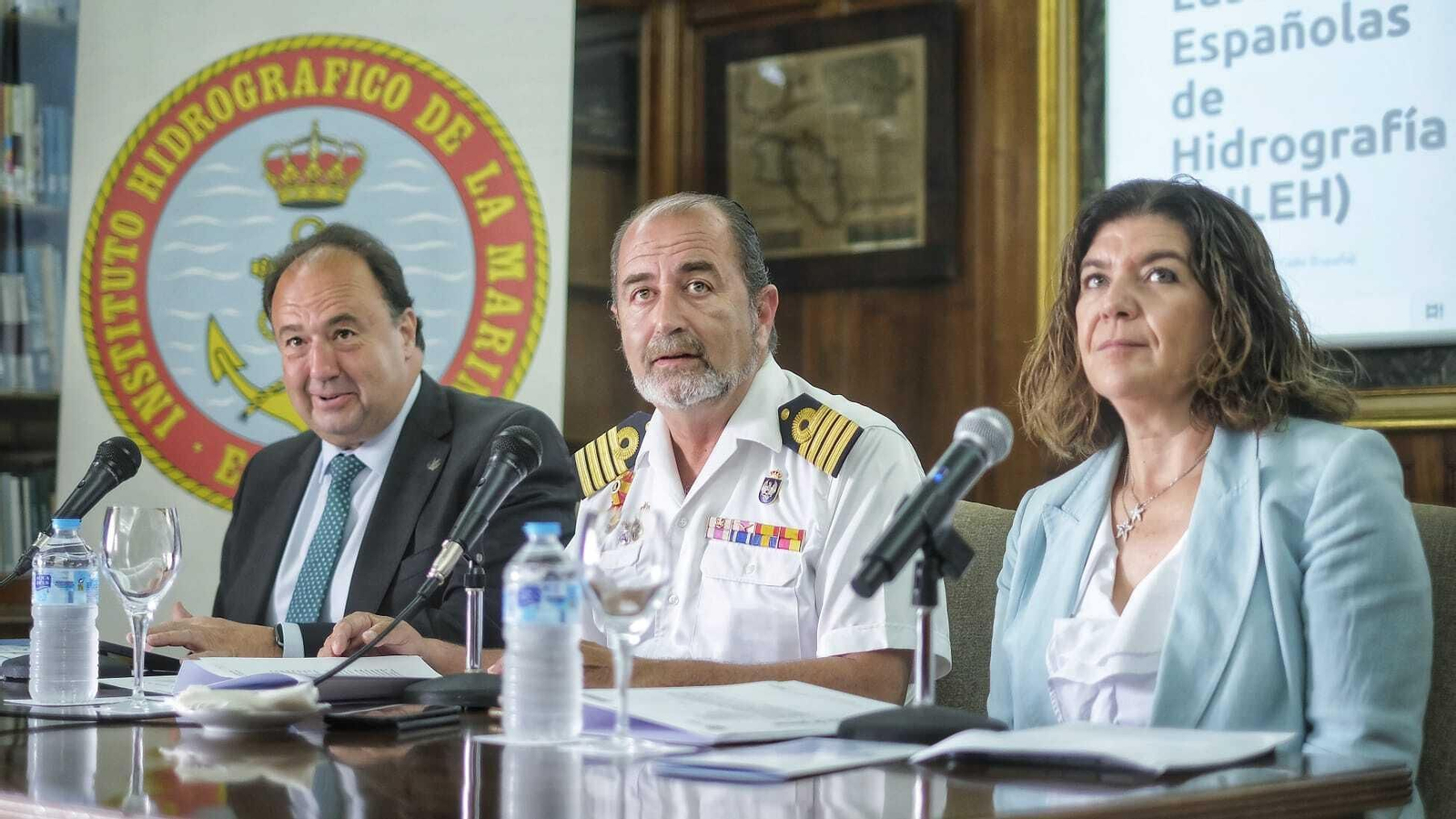 El rector de la UCA, el director del Instituto Hidrográfico y la coordinadora del CEI-Mar, durante la presentación de las jornadas. El rector de la UCA, el director del Instituto Hidrográfico y la coordinadora del CEI-Mar, durante la presentación de las jornadas.