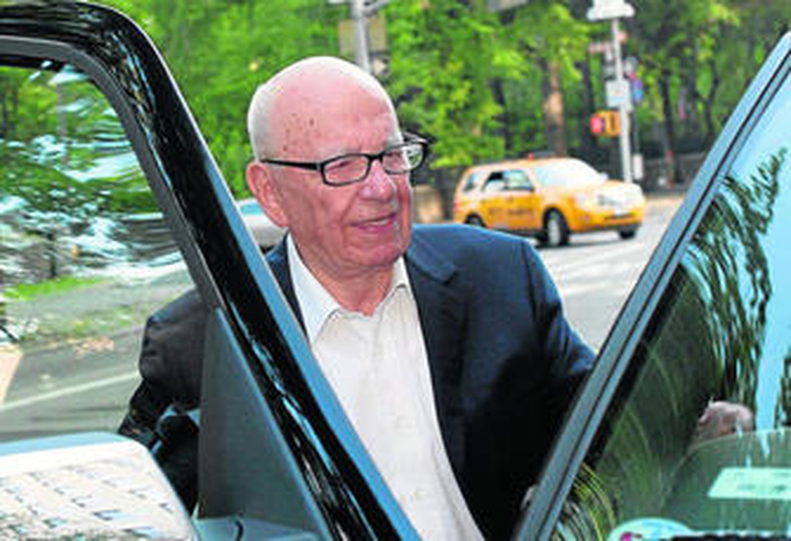 Murdoch, fotografiado la semana pasada en la puerta de su domicilio en Londres.