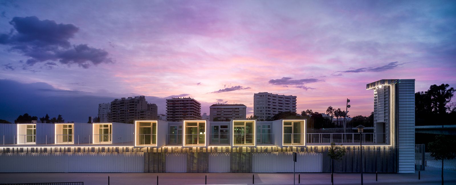 Una de las imágenes que muestra el proyecto de Hombre de Piedra y Buró 4 en la web de Archdaily para invitar a la votación.