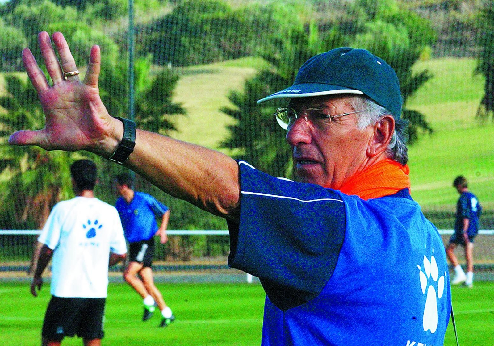 Espárrago tuvo que sufrir en dos ocasiones un 0-4 en el Carranza.