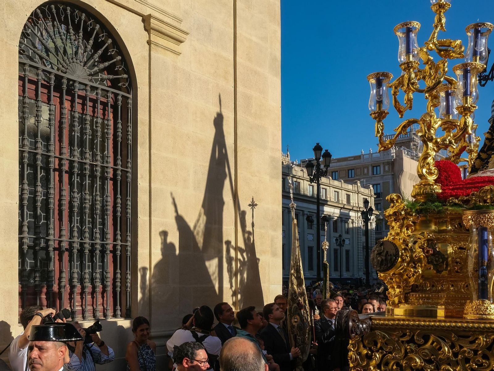 Procesión de regreso de la Piedad del Baratillo Coronada