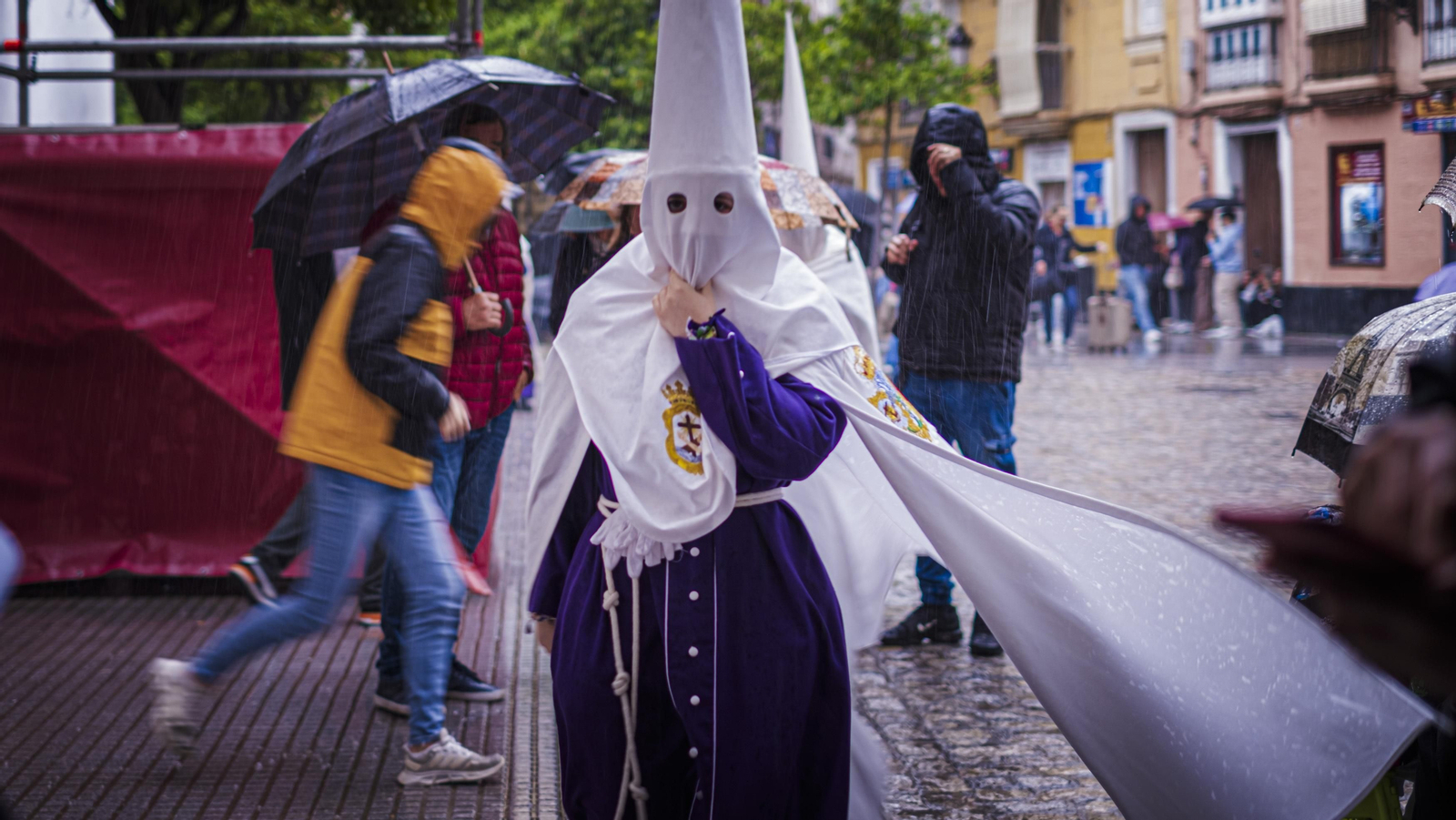 Semana Santa de Cádiz. Lunes Santo. Cofradía del Nazareno del Amor.