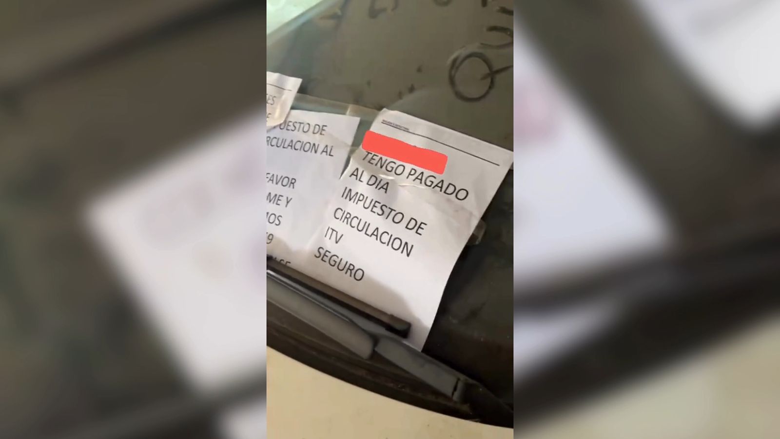 Los usuarios de un aparcamiento comunitario de Sevilla inician una inédita discusión por folios.