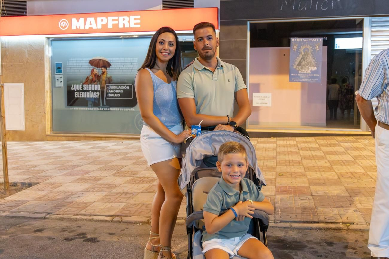 Pasacalles inaugural, fuegos artificiales e iluminación de la portada de feria y del recinto ferial de la Feria de San Bartolomé en Martos