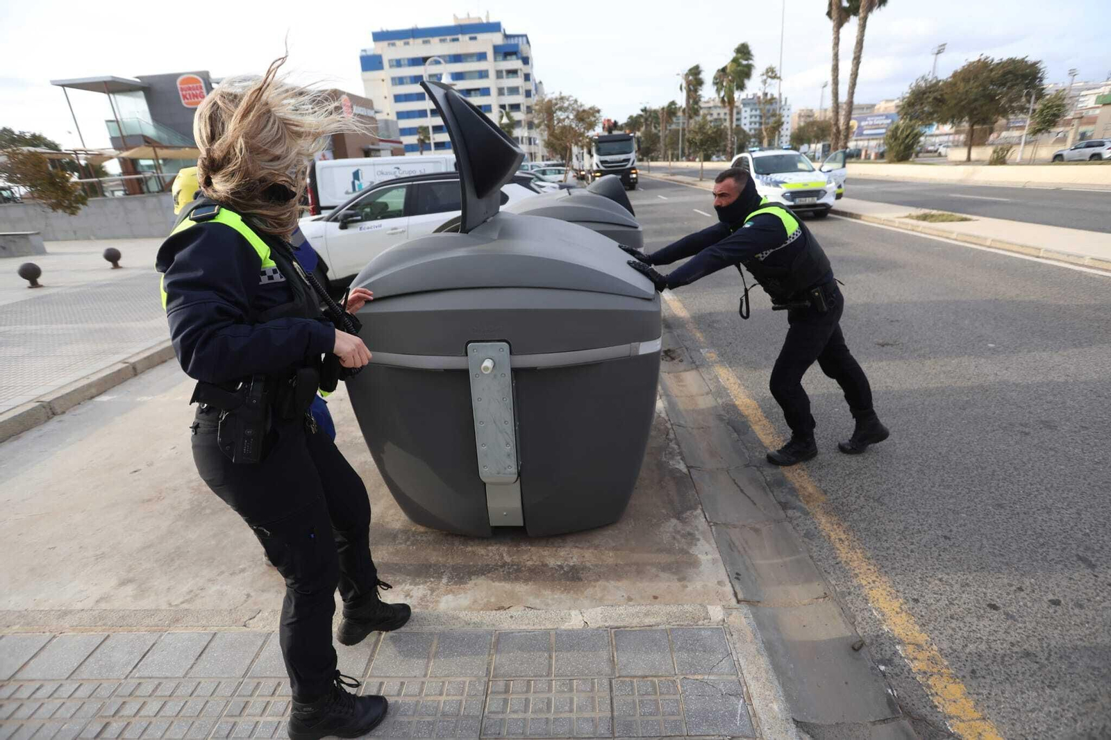 Las fotos del temporal de viento de levante en Málaga, en aviso naranja