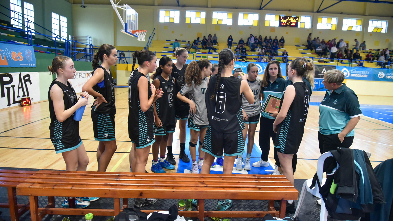 Las fotos de la segunda jornada del Andaluz infantil femenino de baloncesto en La Línea