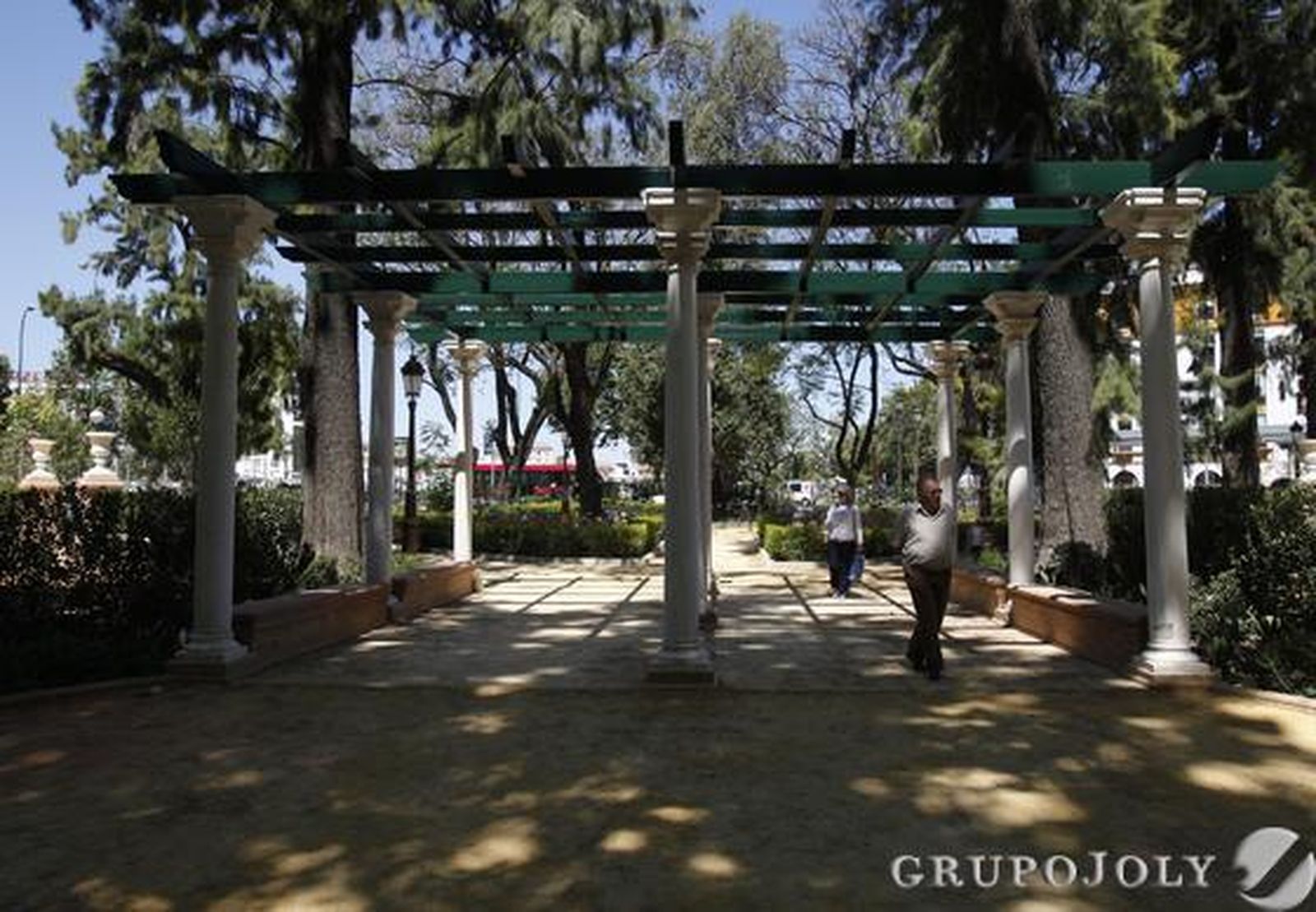Zonas verdes. Uno de los paseos arropado por una amplia gama de flora.

Foto: José Ángel García