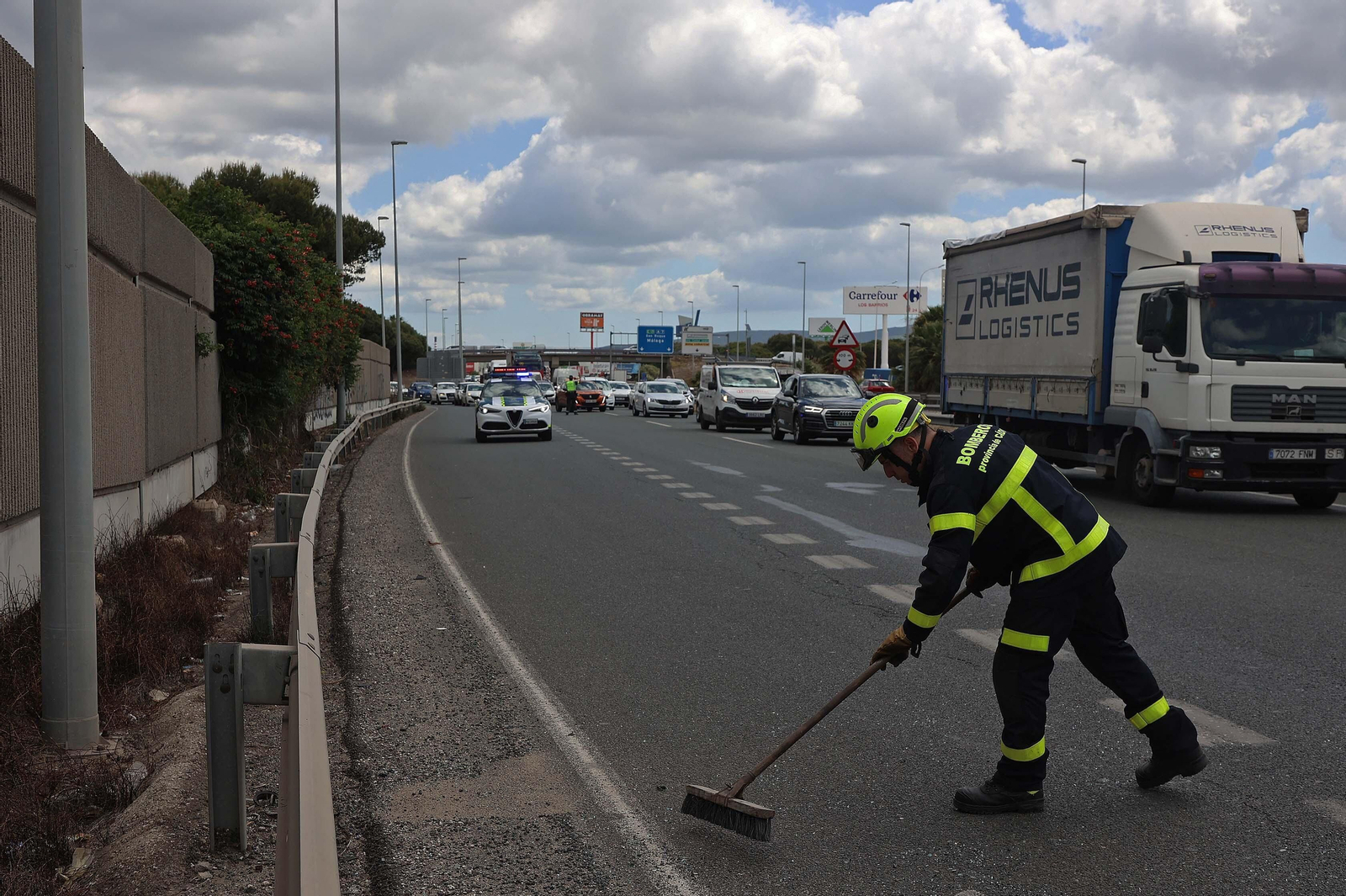 Fotos del accidente de esta mañana en la A7 en Palmones