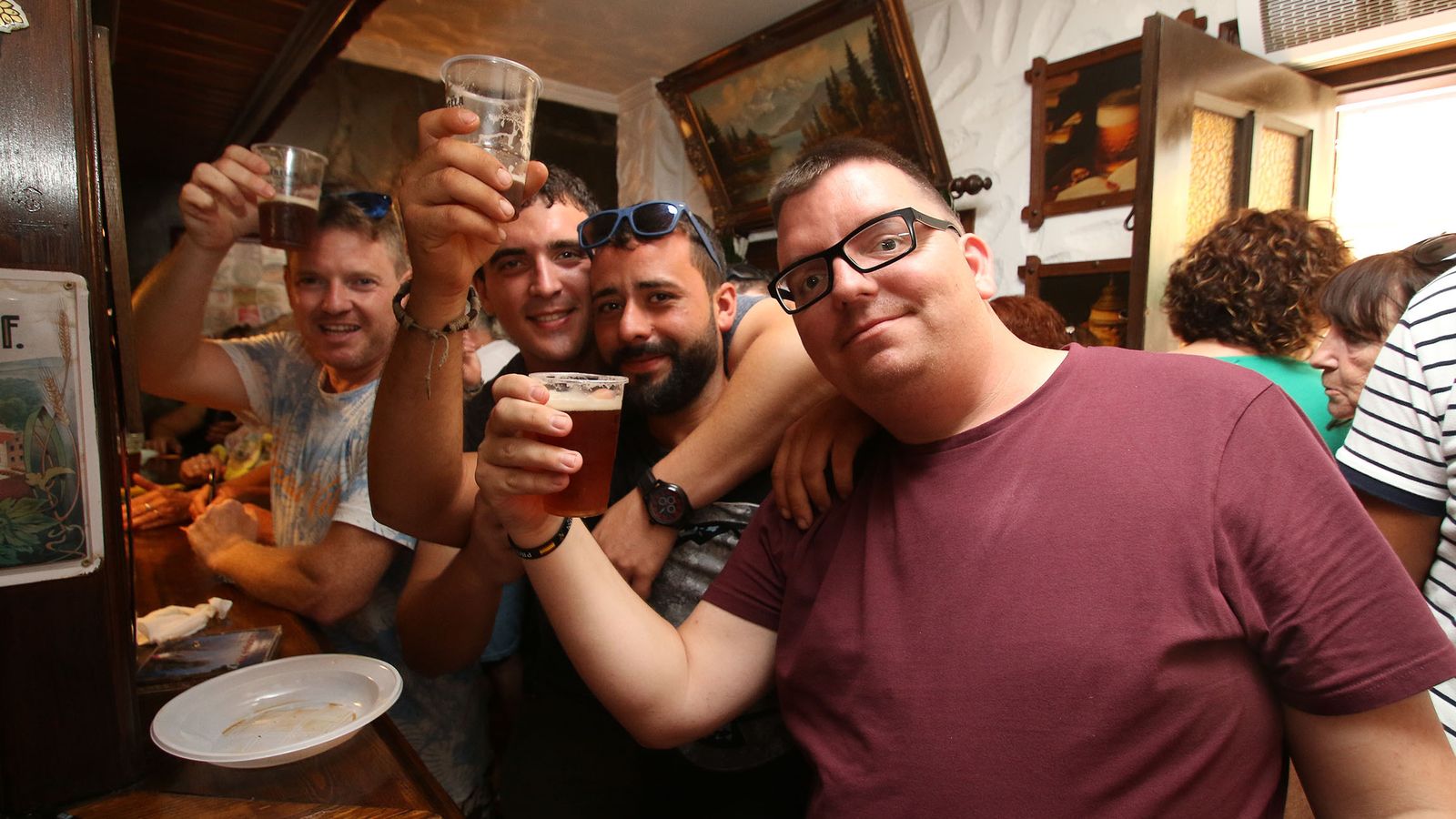 Un brindis por el Cortijo Alemán.