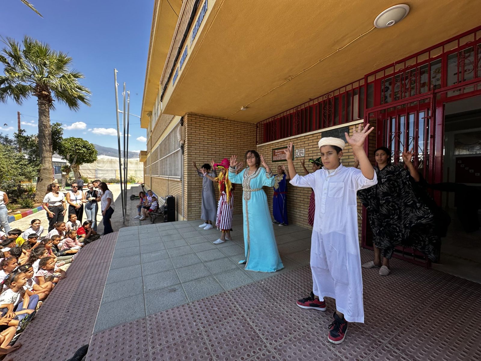 La jornada discurrió entre música, bailes y una merienda