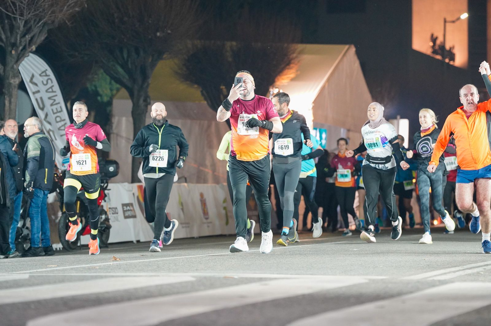 En imágenes: búscate en tu llegada a meta de la Carrera de San Antón 2026 (18)