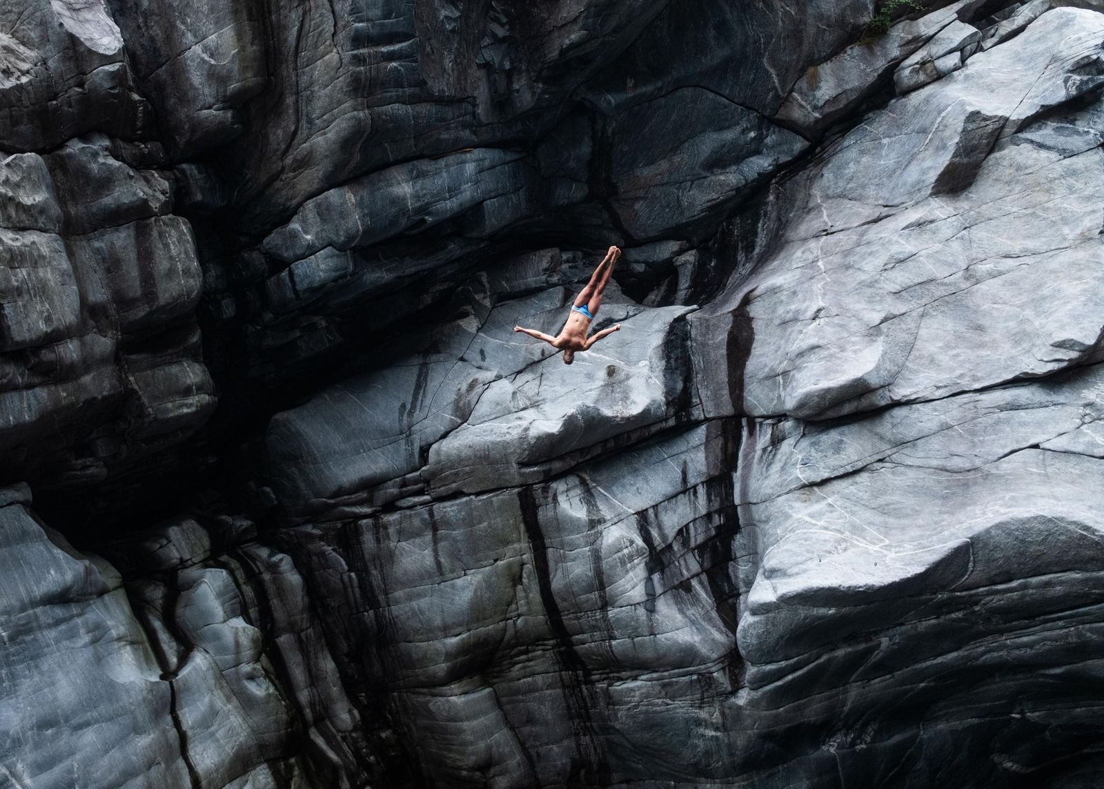 Natación y deportes acuáticos | A Heartbeat In Stone