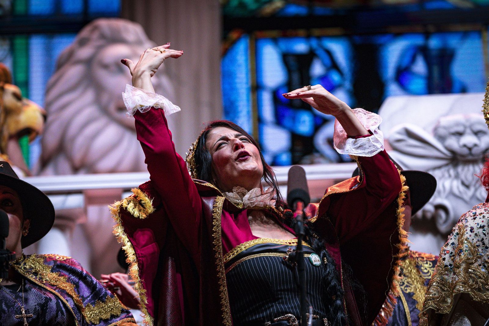 Las imágenes del pregón y la boda de Manu Sánchez en el Carnaval de Cádiz 2026