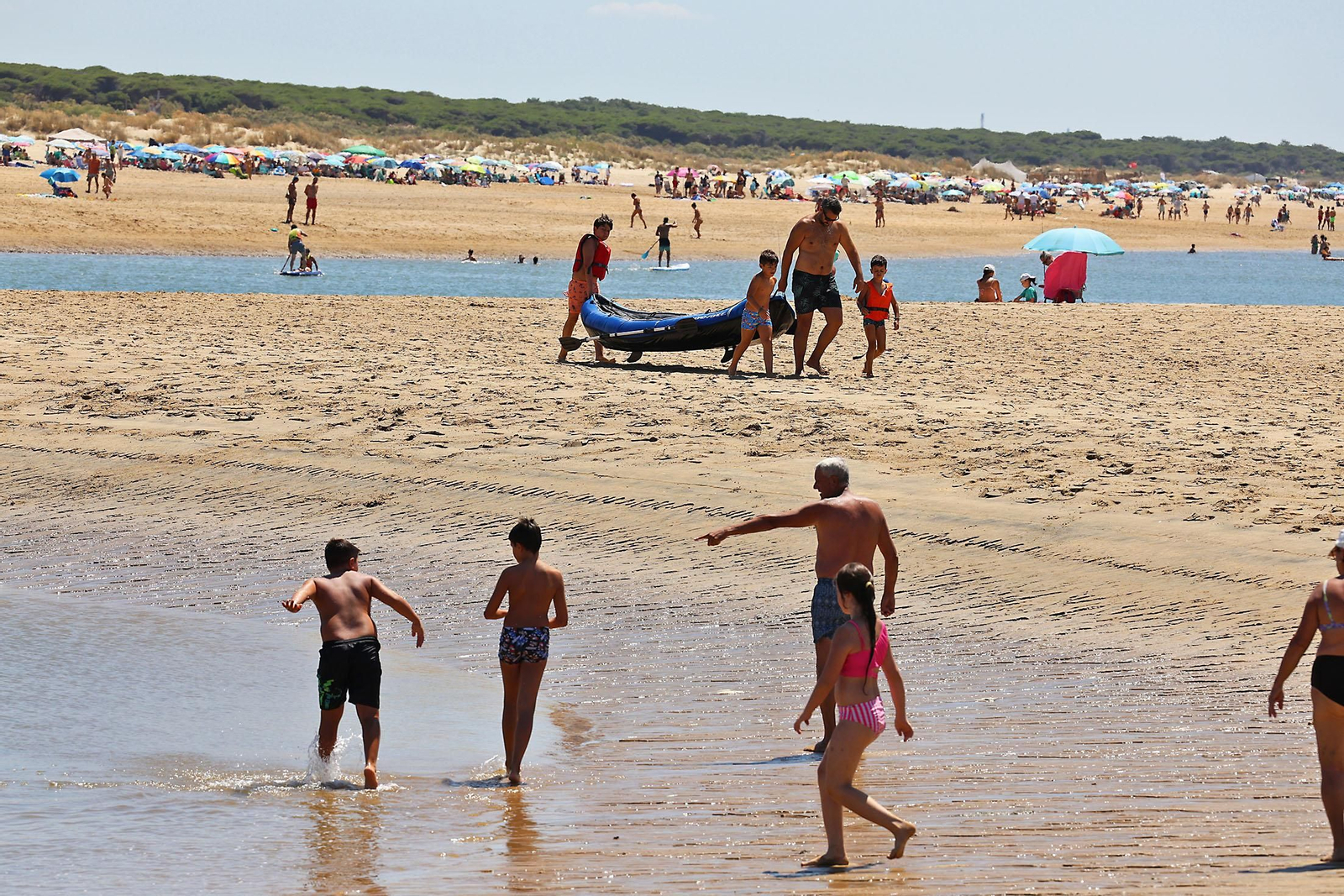 Las imágenes del domingo de playa en Huelva