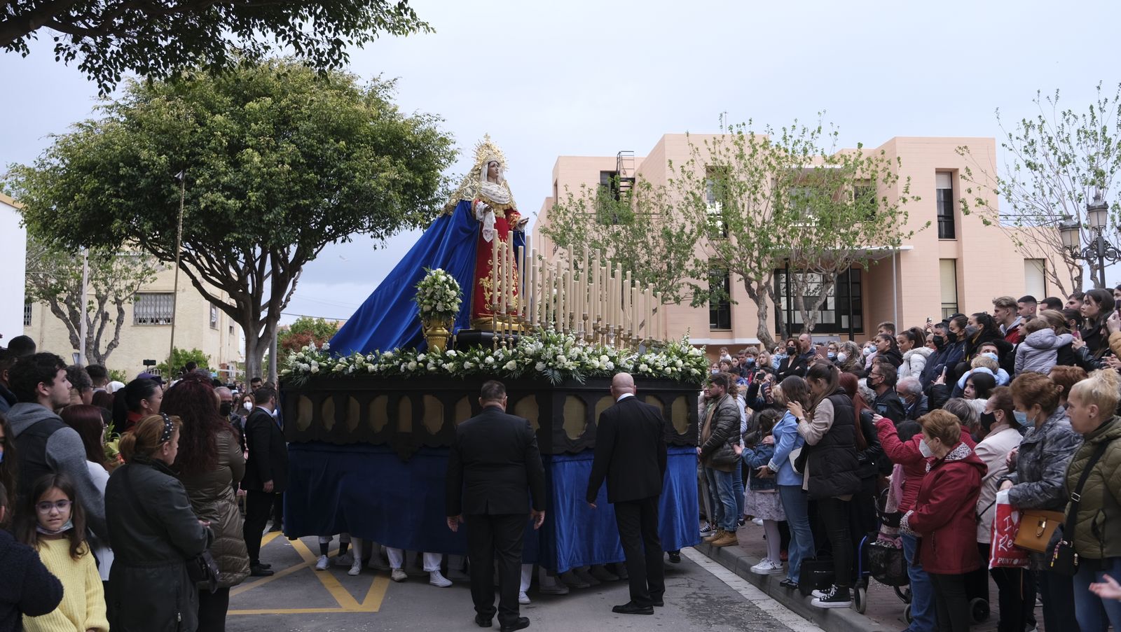 Procesión del Encuentro en Almería, en imágenes.