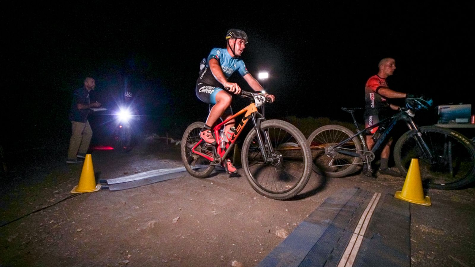 Llegada de la Ruta Nocturna BTT