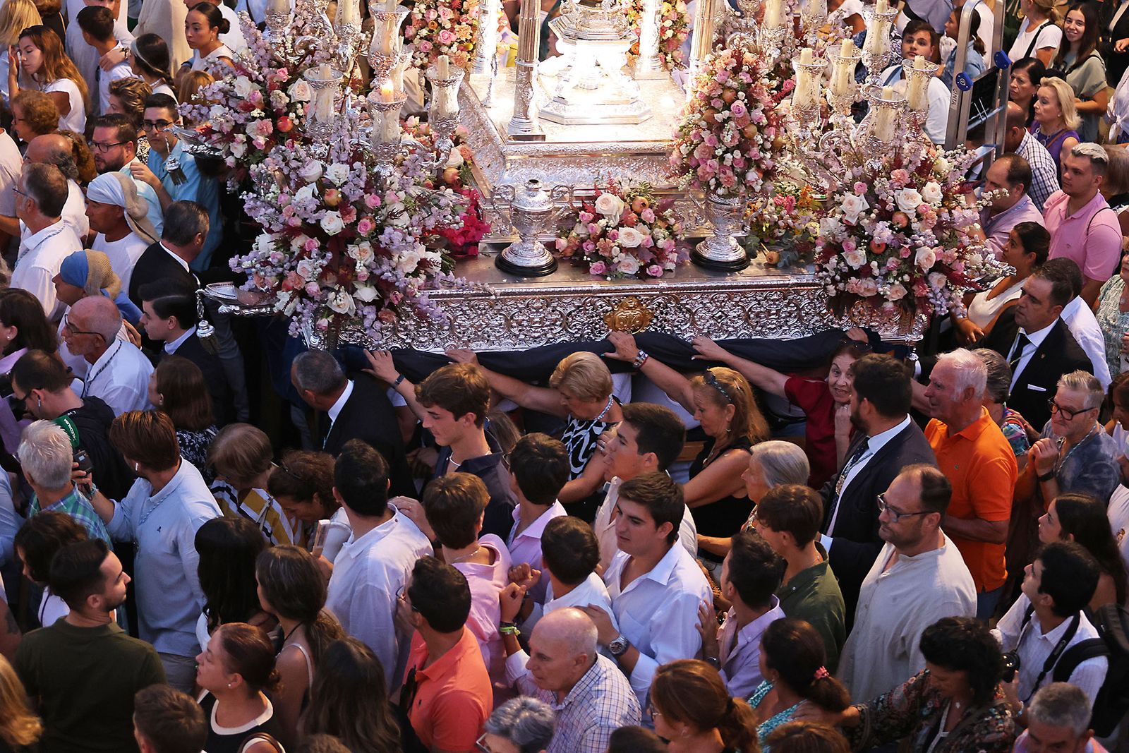 La bajada de la Virgen de La Cinta en imágenes