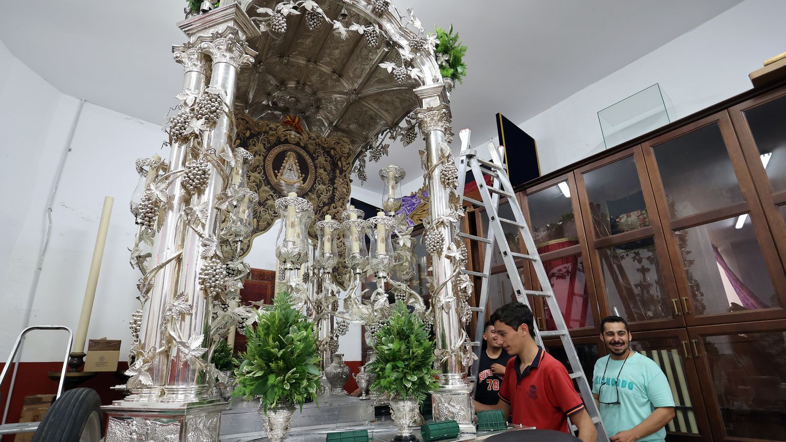 Últimos preparativos de la Hermandad del Rocio de Jerez