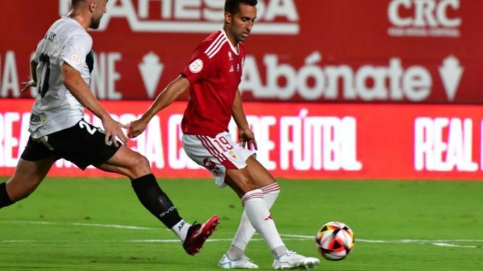 Mercado Primera RFEF: Luismi Gutiérrez, Eliseo Falcón, Ángel Montoro...