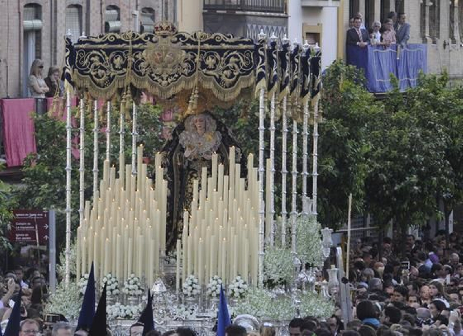 La Virgen de la Estrella abandona San Jacinto.

Foto: Juan Carlos Vázquez
