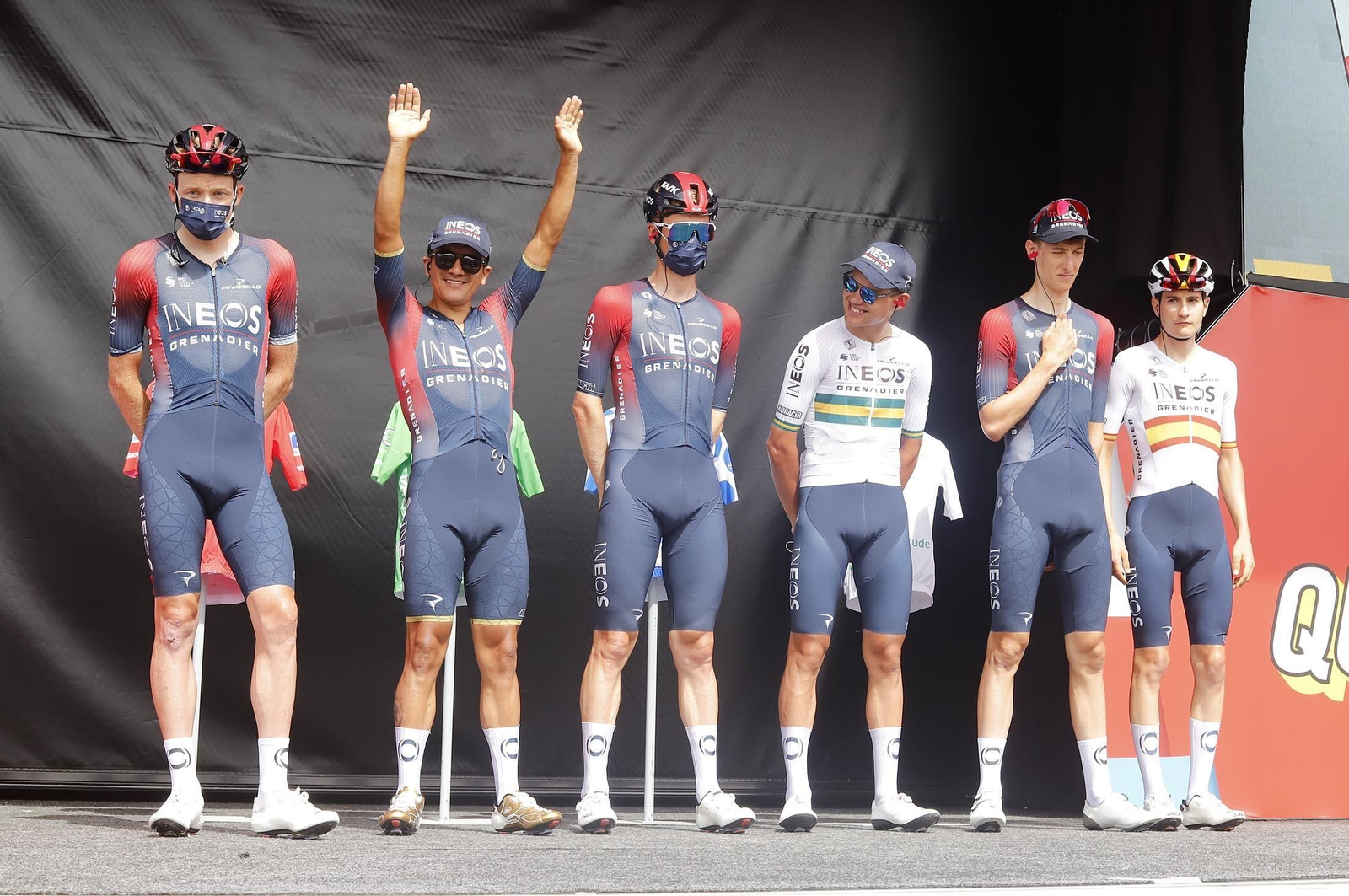 Imágenes de la Vuelta Ciclista a España en su salida desde Aracena en la 17ª etapa